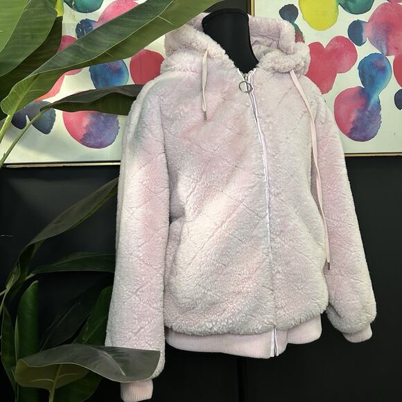 FOREVER 21 Jackets & Blazers - Pink Forever 21 fluffy faux fur zip-up hoodie #fairycore #pastel